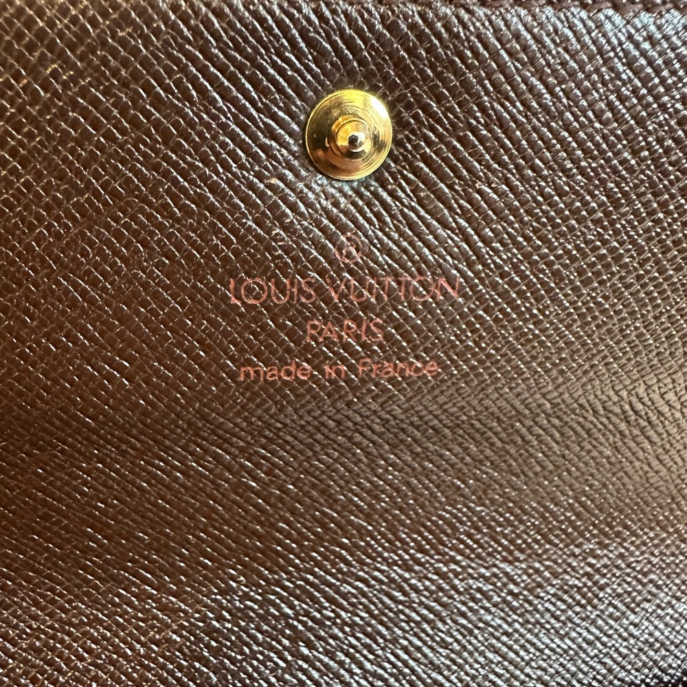 LV Wallet - Picture 7 of 10